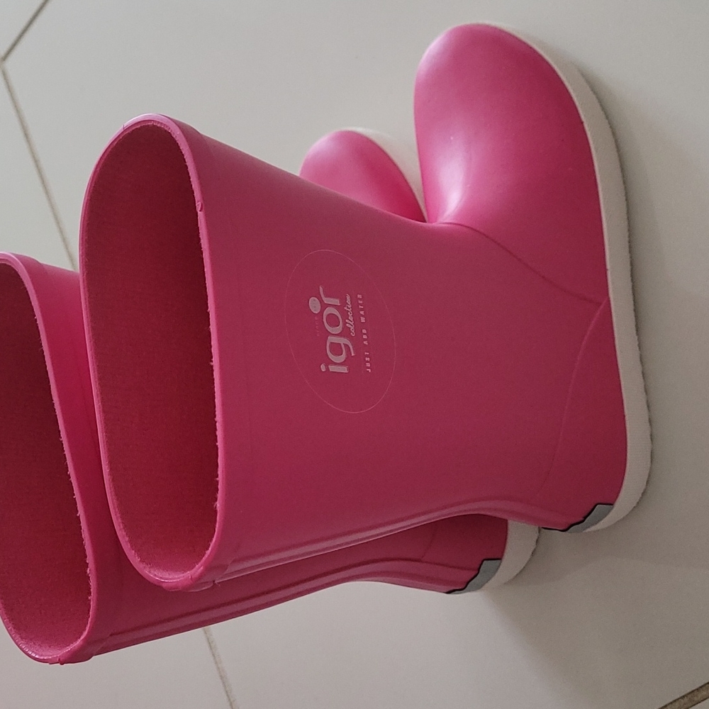Pink rainboots